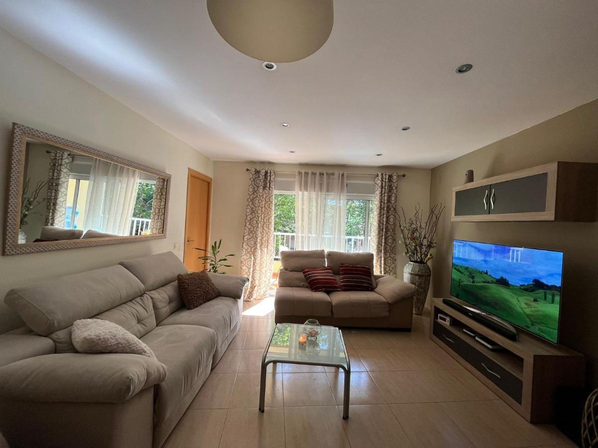 Habitacion Amplia Y Comoda 레우스 외부 사진