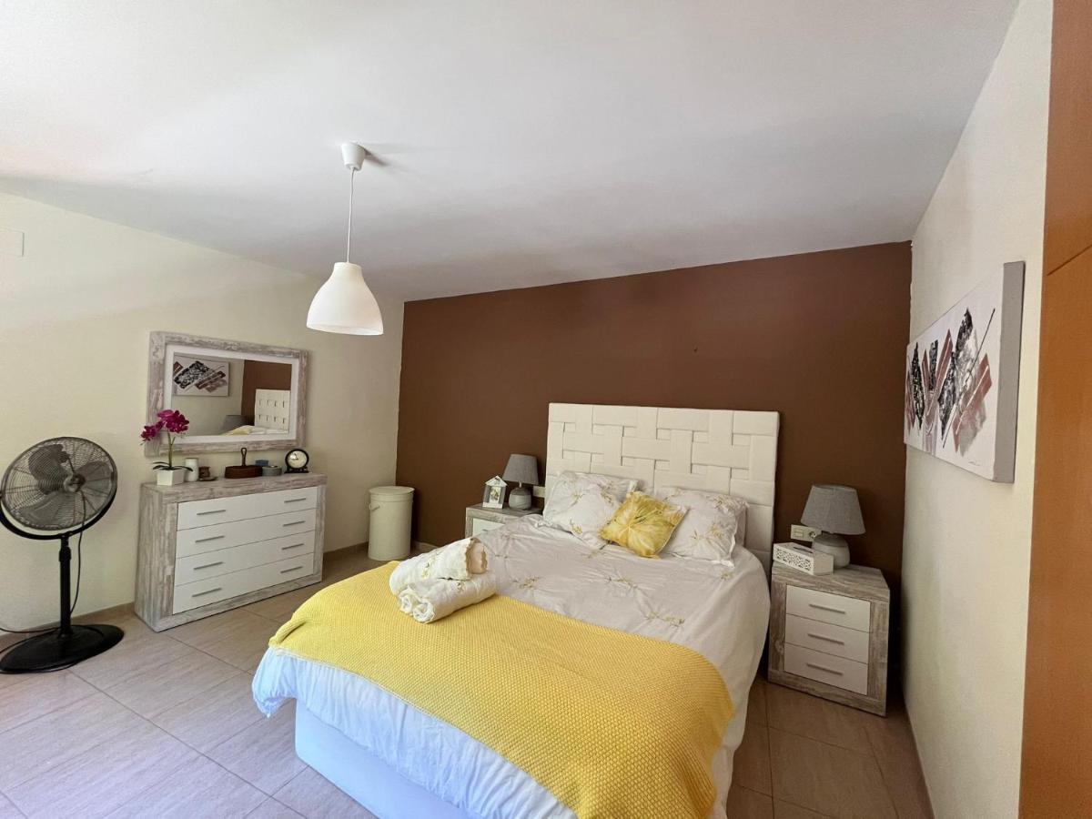 Habitacion Amplia Y Comoda 레우스 외부 사진